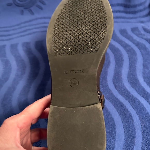 Geox, 39 1/2, size 9 womans, brown short boot, side zippers, flat,worn once, - Picture 5 of 8